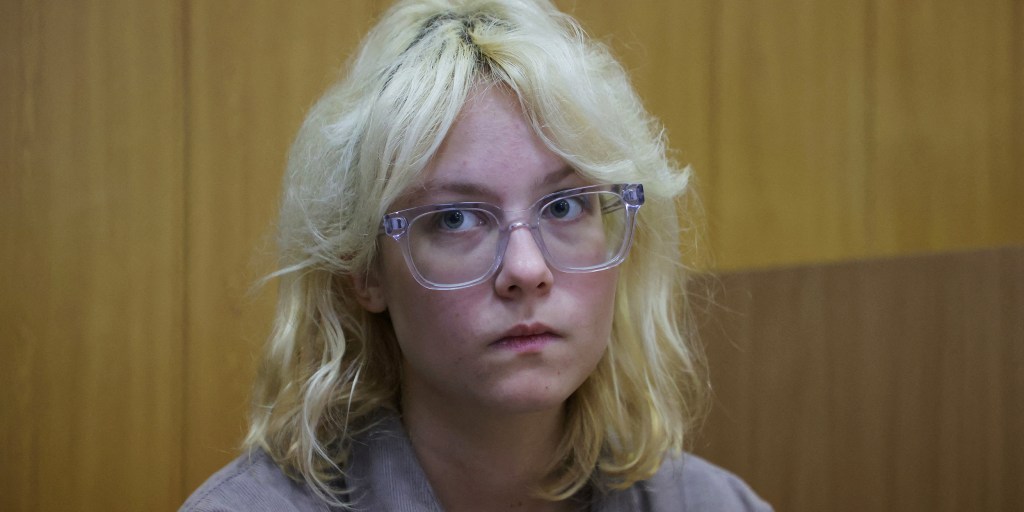 Teenage Russian street musician gets 13 more days in prison after singing anti-Kremlin songs