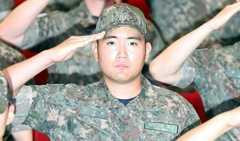 Samsung Electronics chair's son commissioned as Navy officer - The Korea Times