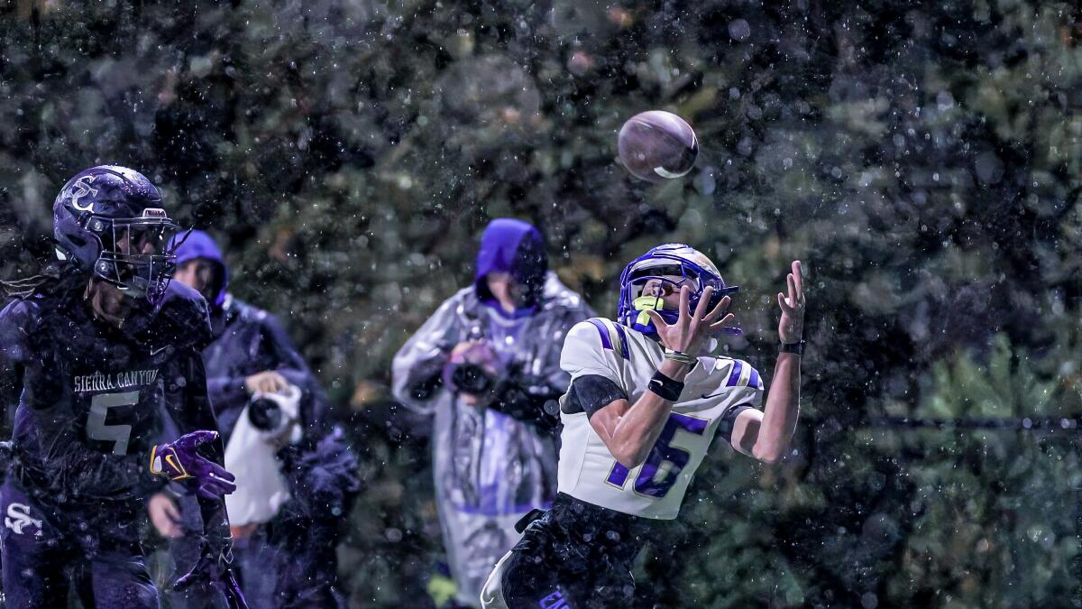 Santa Margarita topples unbeaten Sierra Canyon in quarterfinal showdown