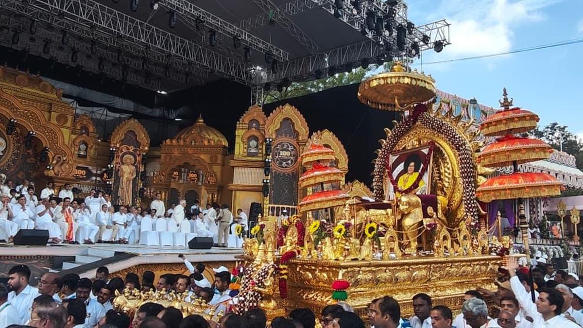 Over 5 lakh devotees take part in Sathya Sai Baba's centenary celebrations