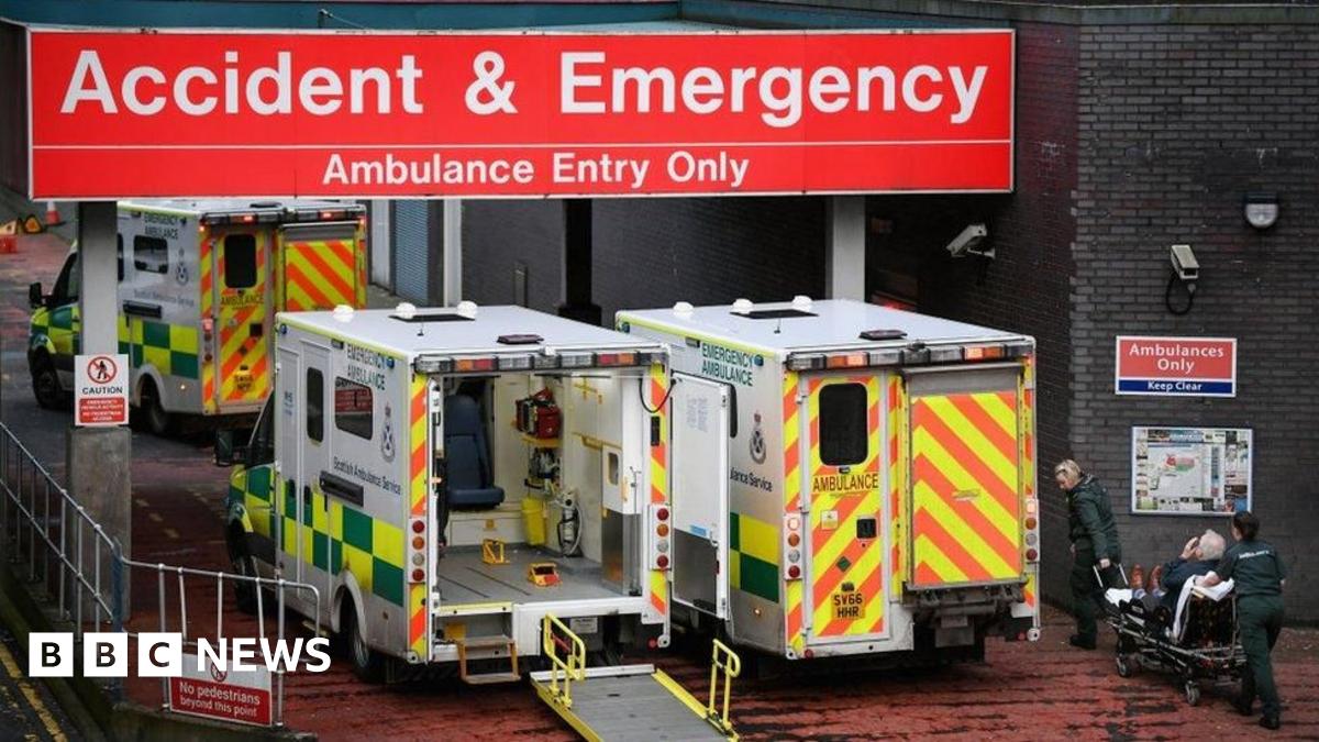 Scottish Ambulance Service recruits extra staff to ease winter pressures