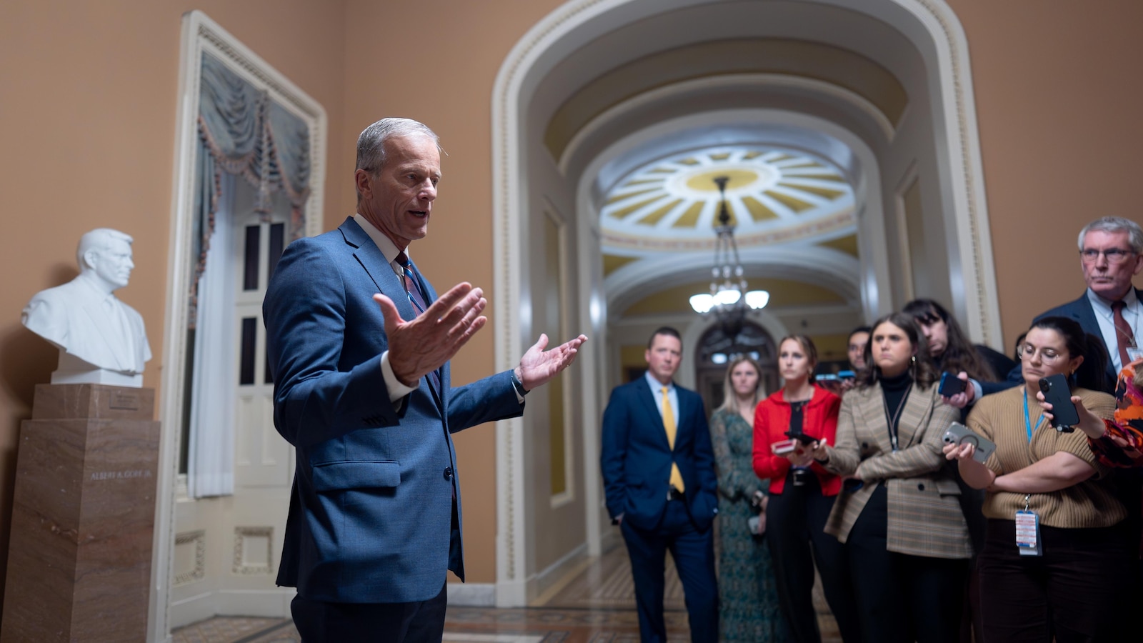 Senate approves bill to end the shutdown, sending it to the House