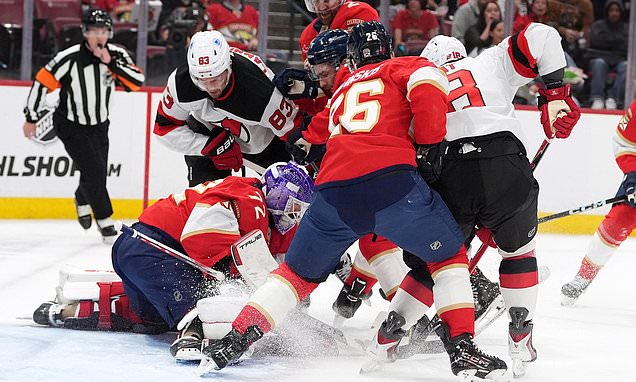 Sergei Bobrovsky gets the shutout, Panthers honor Jeff Petry and...