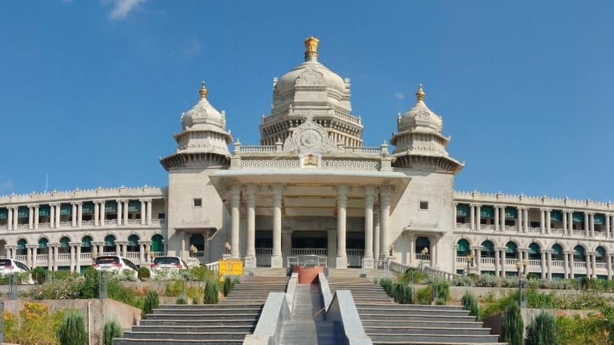 Shift govt. offices to Suvarna Soudha, demand activists
