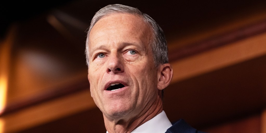 Senators leave town as the shutdown pain reaches 'point of absurdity'