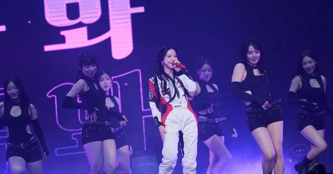 Solar Completes Kaohsiung 'Solaris' Concert, Showcasing Musical Growth