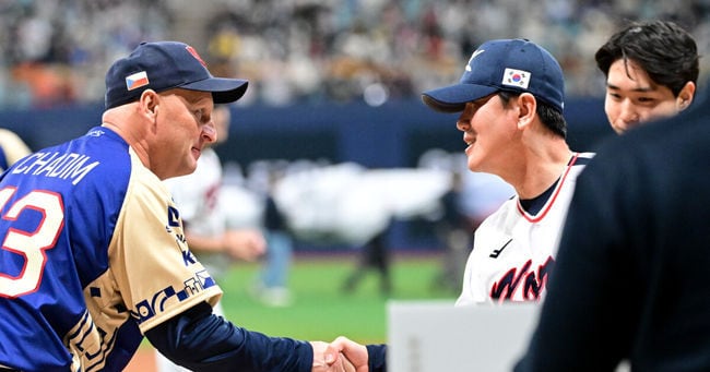 South Korea-Czech Republic Baseball Game Sells Out 16,100-Seat Gocheok Dome