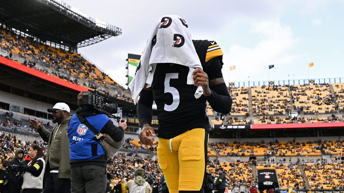 Steelers' Jalen Ramsey ejected for throwing punch, says Bengals' Ja'Marr Chase spit on him