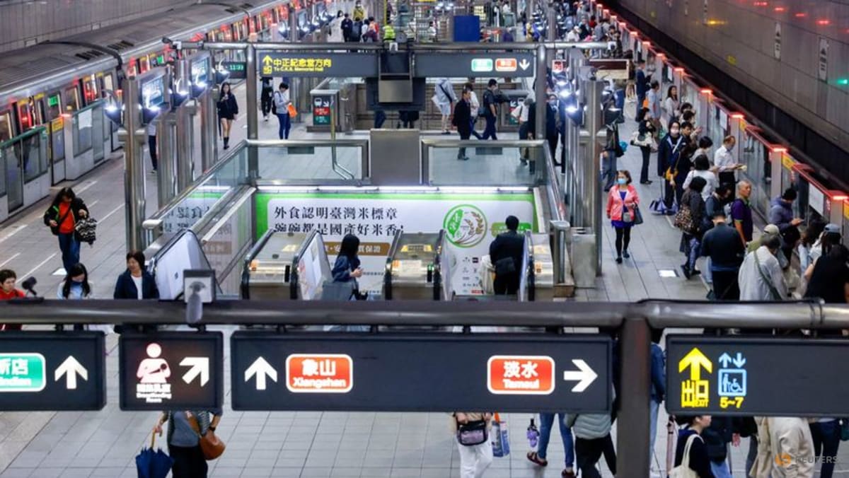 Taiwan economy could grow close to 6% this year, statistics chief says