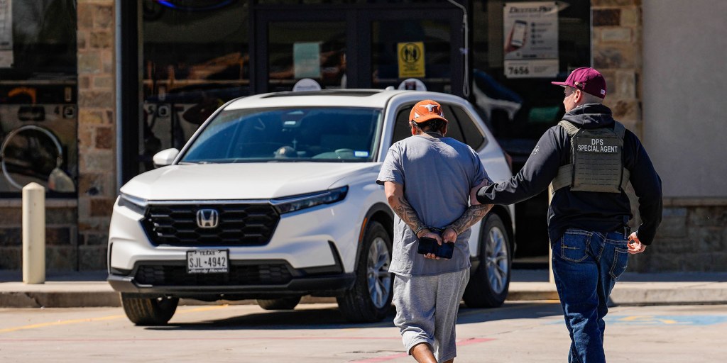 Texas vowed to cooperate with ICE, but its big-city police departments face a difficult choice
