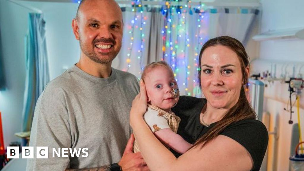 The TikTok mum helping others from her son's bedside in an Edinburgh hospital