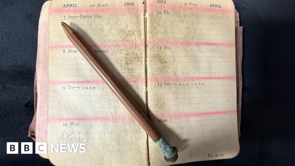 Titanic: 'Poignant' diary could fetch £40k at Wiltshire auction