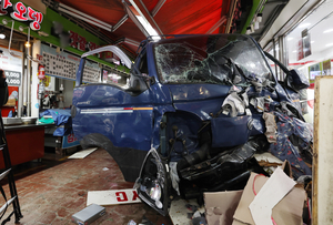 Truck rams into Bucheon market; at least 2 dead, 18 injured