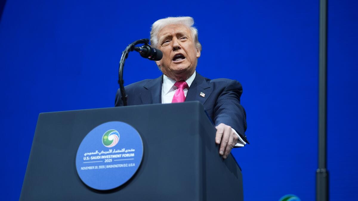 Trump calls Democrats 'traitors' for urging military to 'refuse illegal orders'