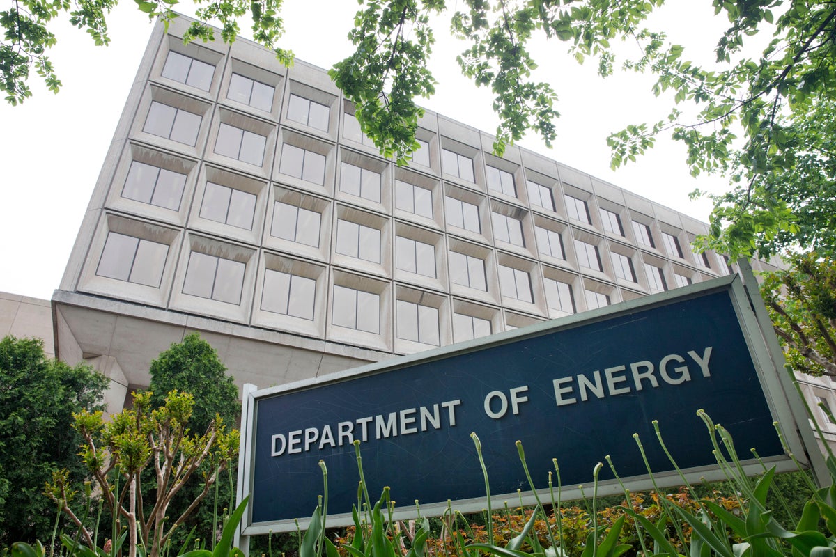 Trump signs executive order for AI project called Genesis Mission to boost scientific discoveries