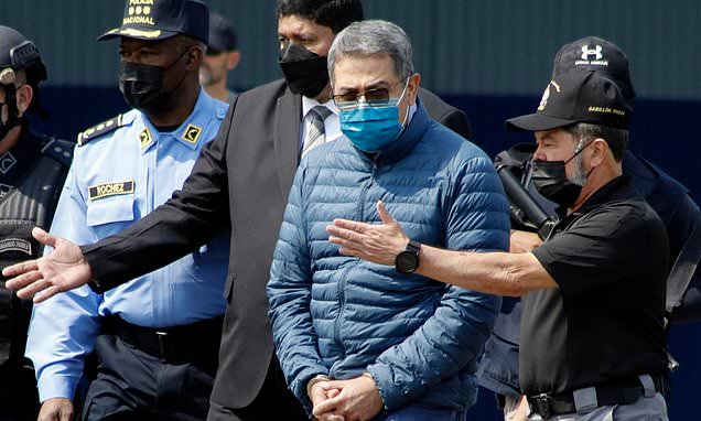 Trump says he plans to pardon former Honduran President Hernandez...