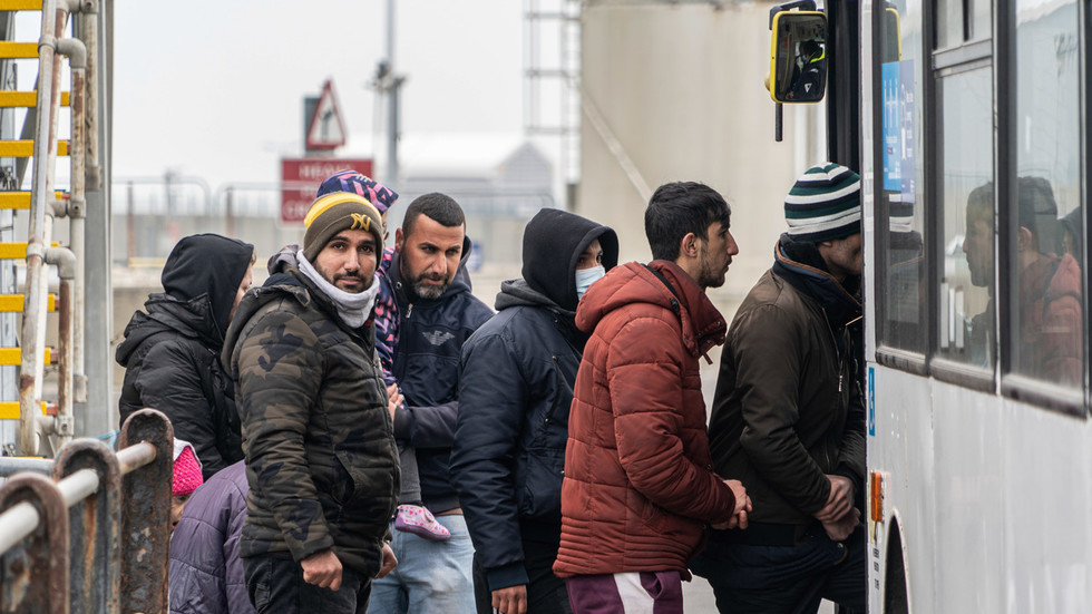UK plans to drastically tighten asylum rules - home secretary  --  RT World News