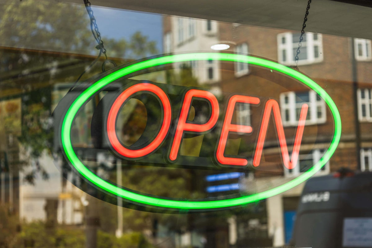 Start-up firms keen to keep their business in UK, study suggests