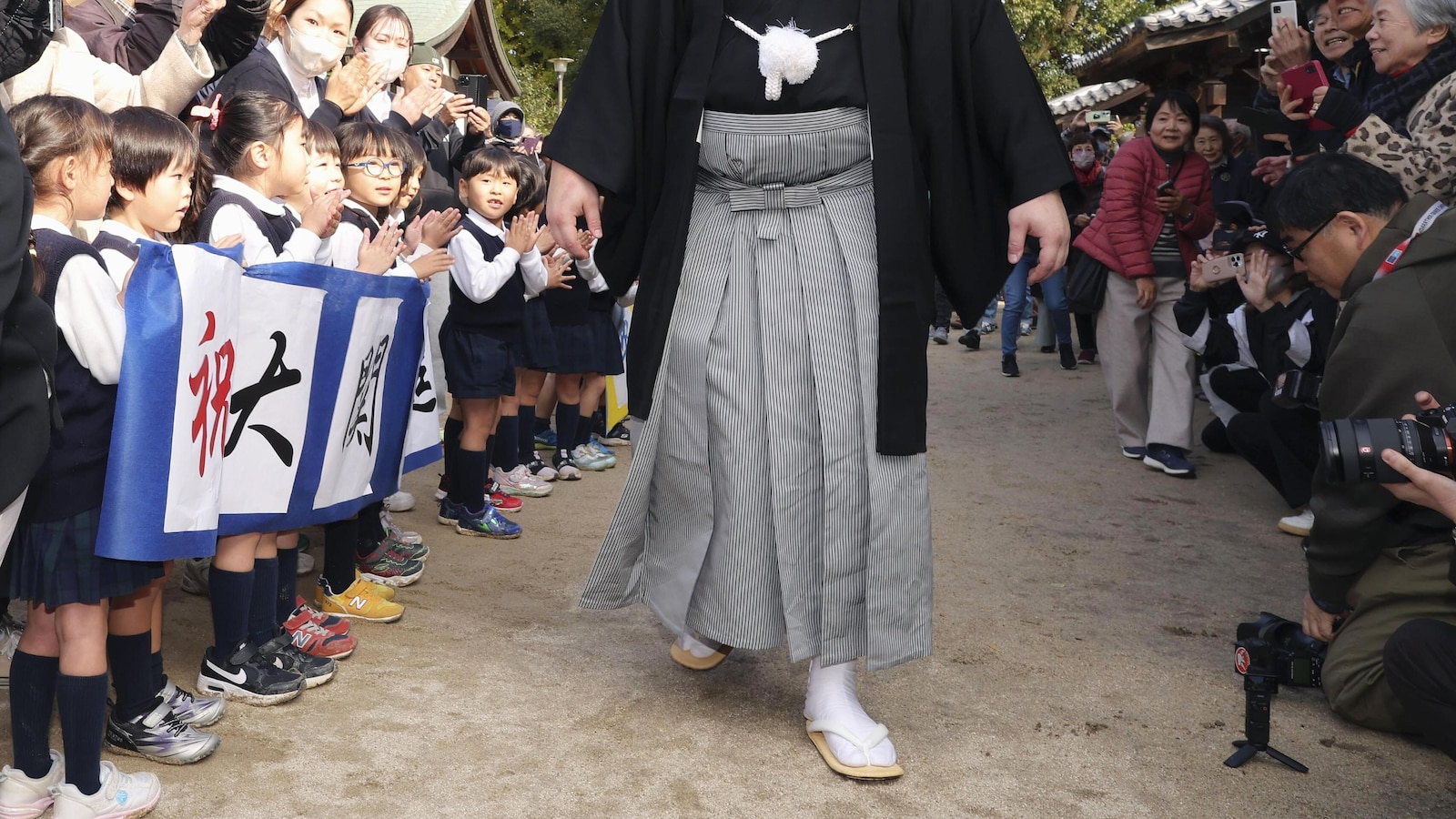 Ukrainian sumo wrestler Aonishiki nears the pinnacle of Japan's national sport