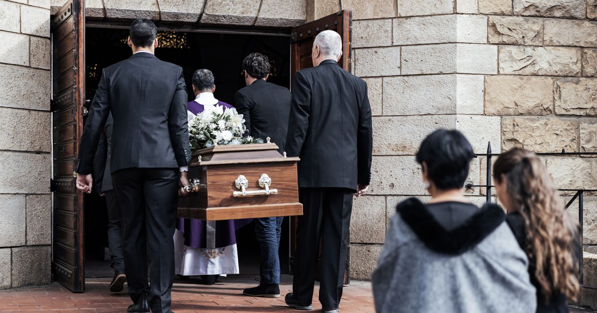 'Strangers turned up at my dad's funeral and dropped huge bombshell' - The Mirror