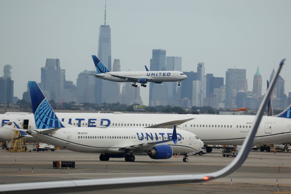 Two United Airlines planes collide at LaGuardia Airport following day of ground stops