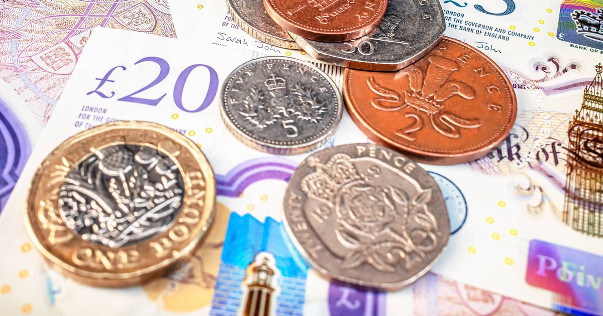 Thousands on Universal Credit get HMRC bonus payments of up to £1,200 - Daily Star