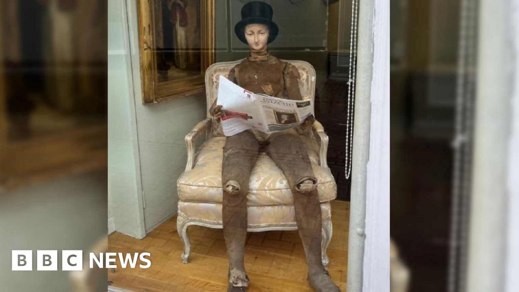 Rare Victorian mannequin to be auctioned in Banbury