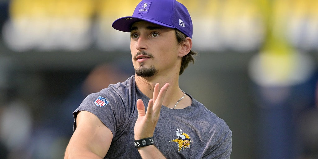 Vikings' Max Brosmer to start vs Seahawks, becoming 19th backup quarterback to start this season
