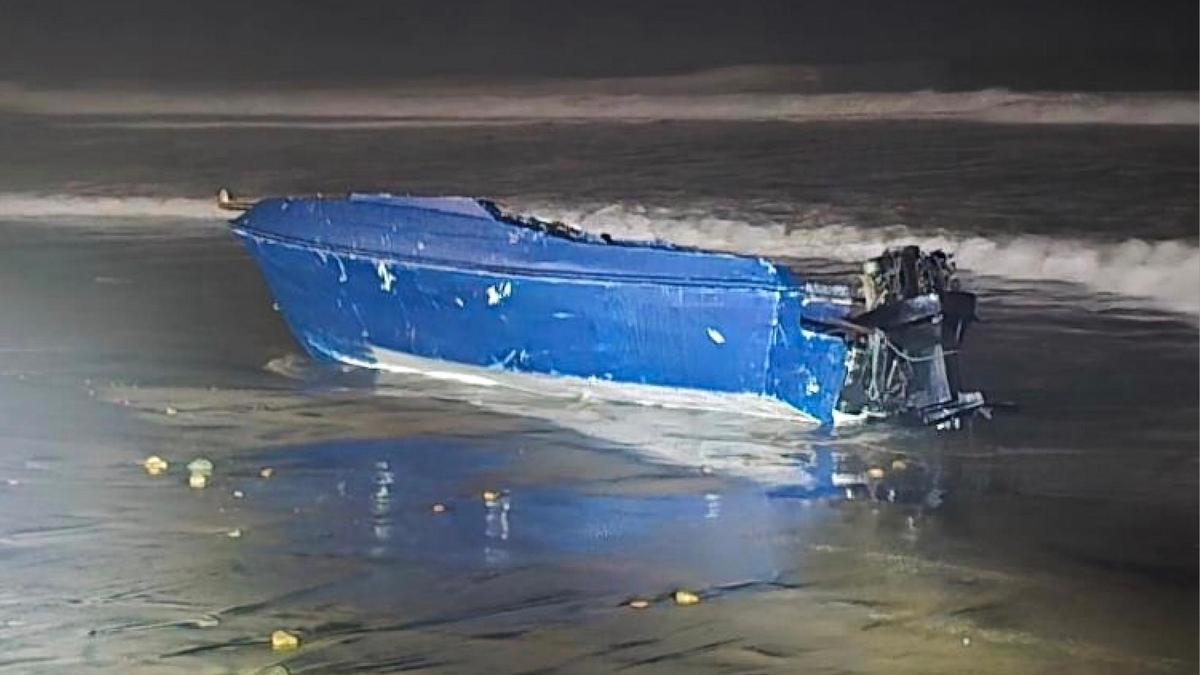Four dead after wooden boat believed to be ferrying migrants into the U.S. capsizes off San Diego