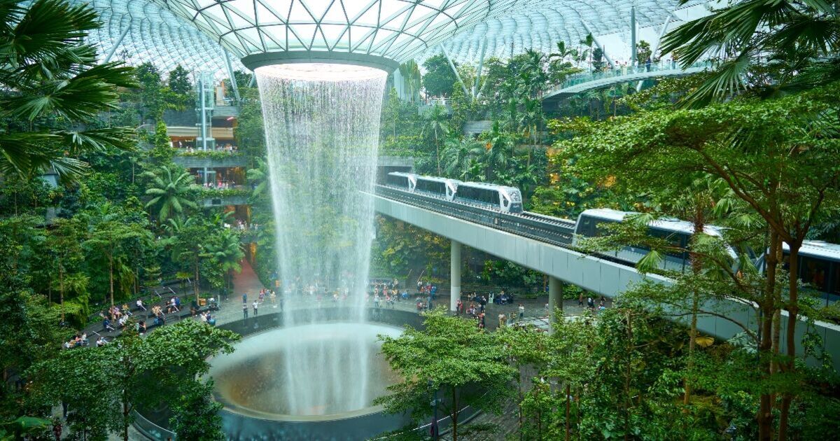 'I visited the world's best airport and it puts Heathrow to shame'