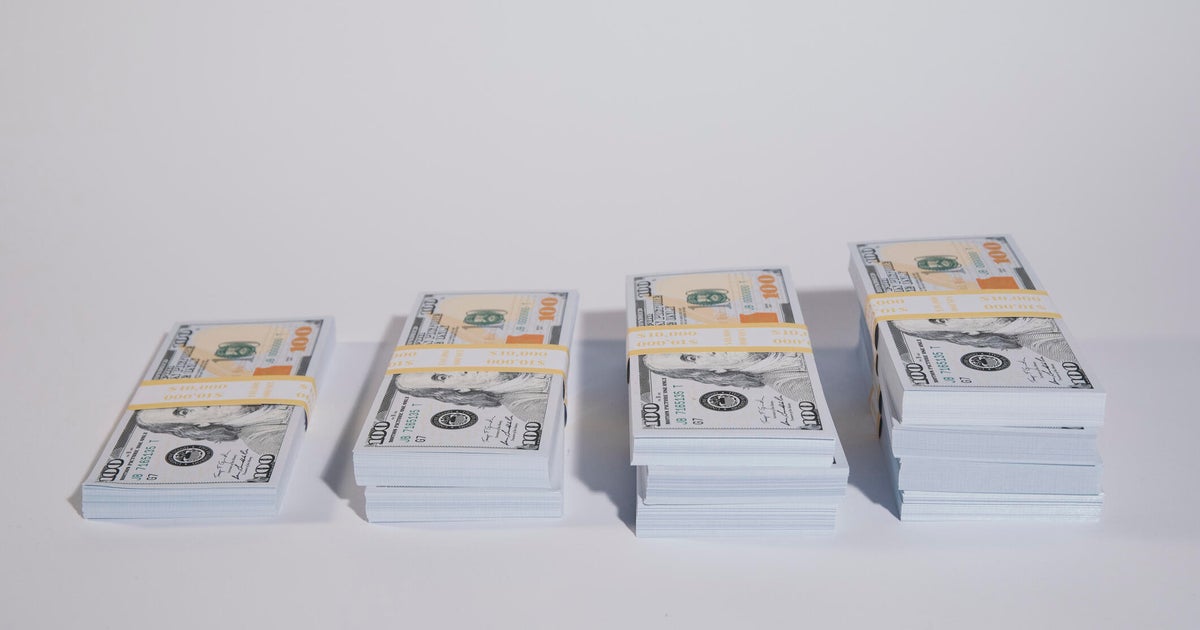 How much can a $100,000 high-yield savings account earn in 2026?