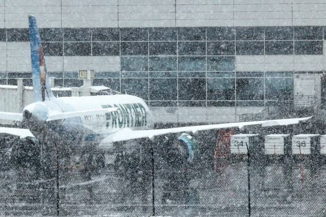 More than 300 flights delayed at DIA after morning snow
