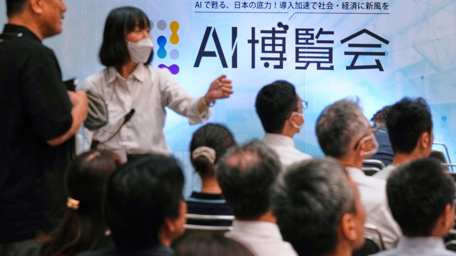 AI's impact could worsen gaps between world's rich and poor, a UN report says