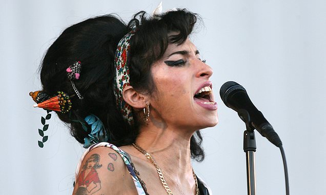 Amy Winehouse´s father suing friend to 'hurt´ her, High Court told