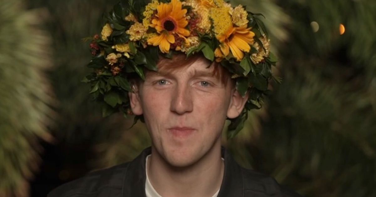 Angry Ginge shares how much weight he lost as he devours crisps and Red Bull
