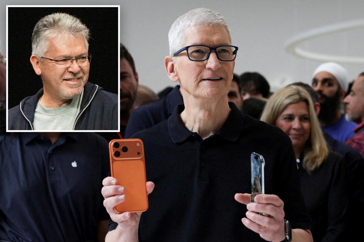 Apple shakes up AI team as top exec John Giannandrea steps down
