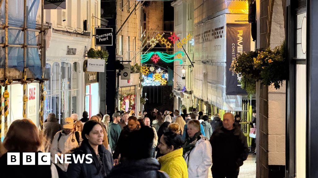 Armed police on 'routine duties' at Guernsey late night shopping