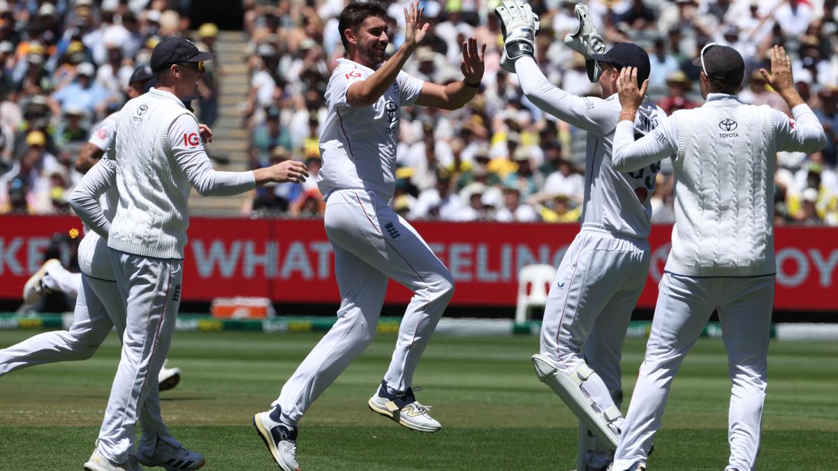Ashes 4th Test Day 2: Australia 98-6 at lunch, lead by 140 runs