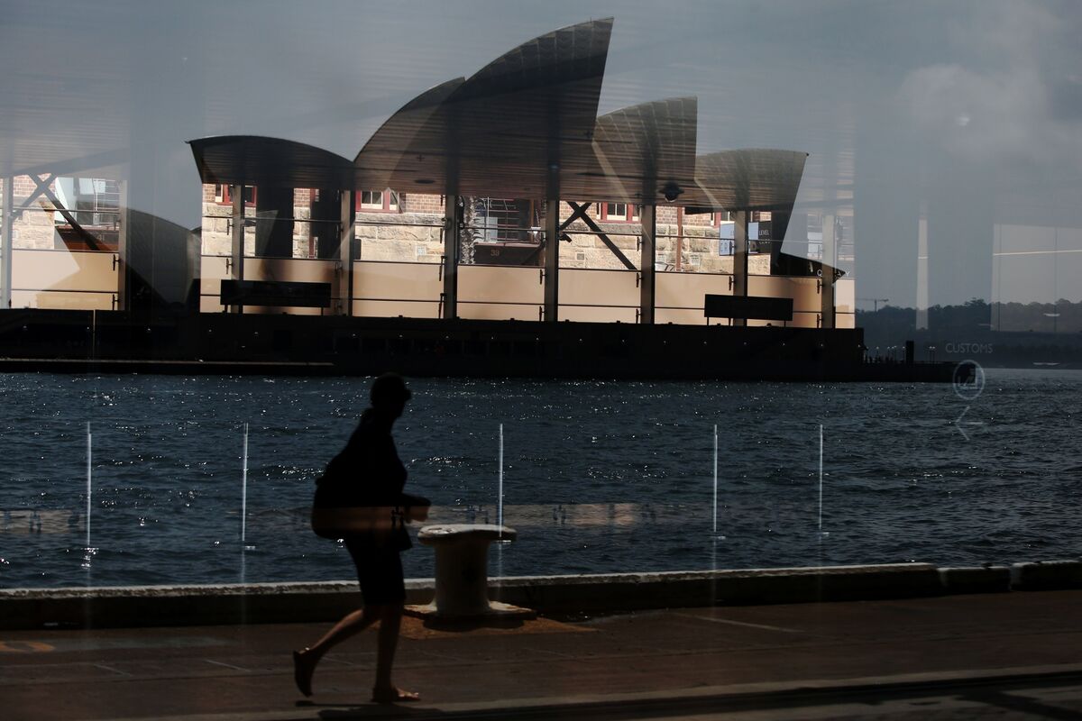 Australia Flags $13.3 Billion Savings as Budget Pressures Mount