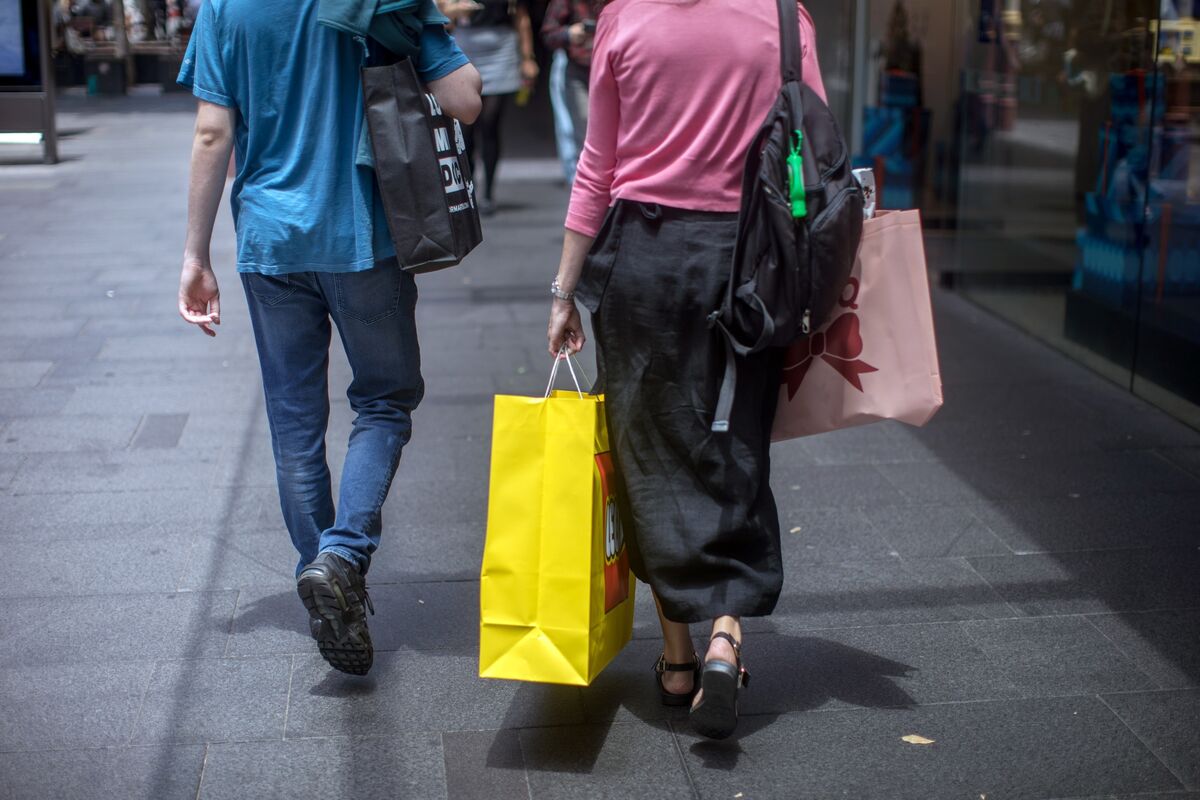 Australia's Consumer Confidence Slumps After RBA Turns Hawkish