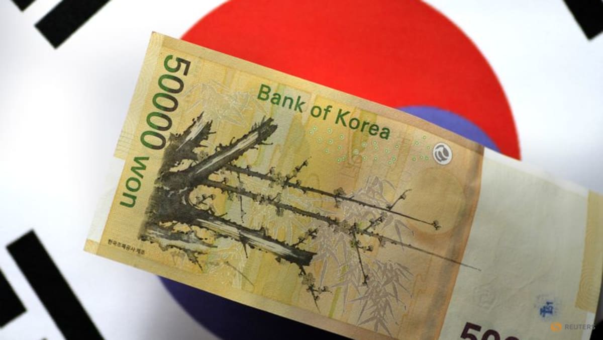 Bank of Korea board member says 'can't sit and do nothing' about a weaker won