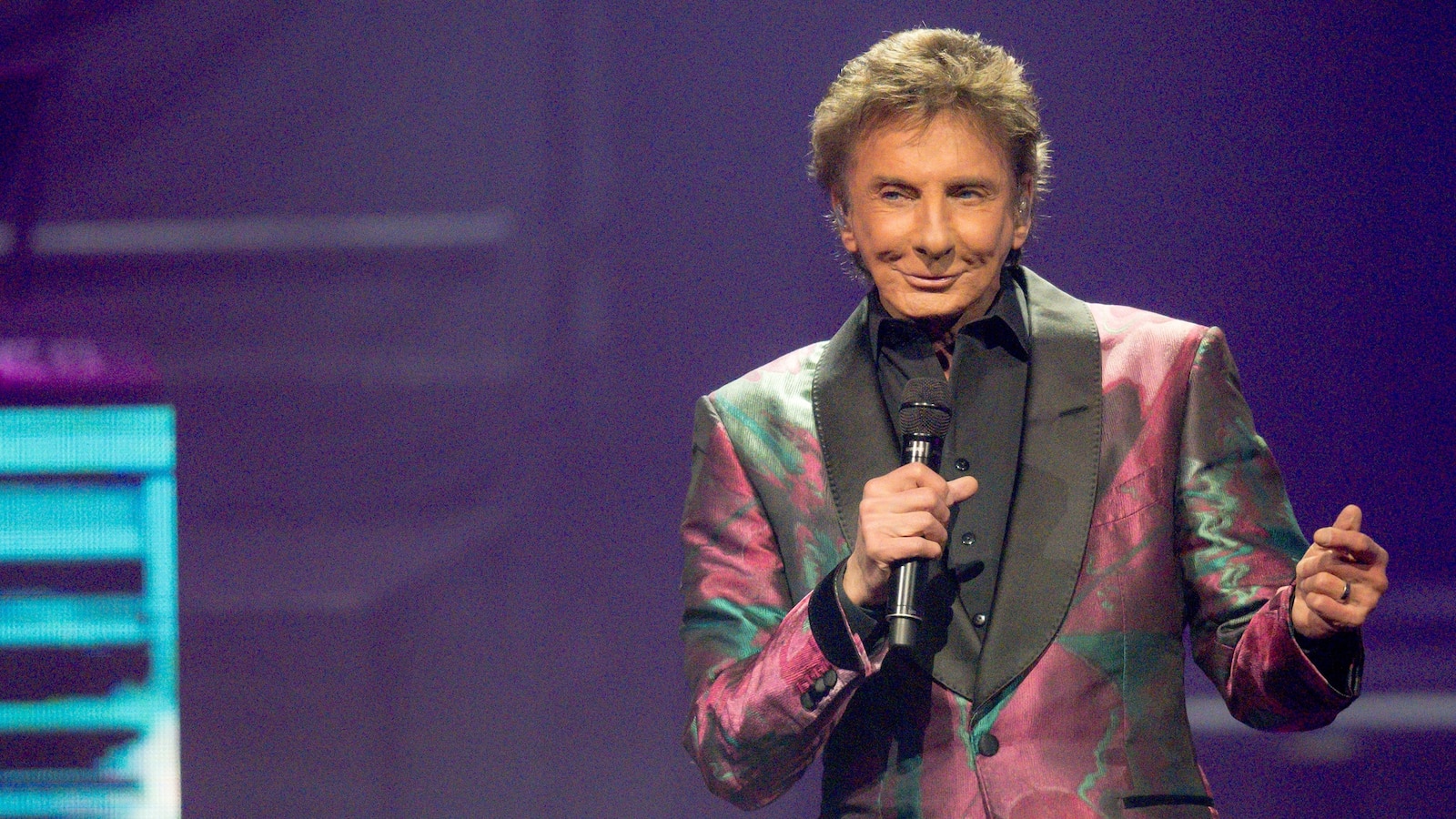 Barry Manilow reveals cancer diagnosis: 'Pure luck that it was found so early'