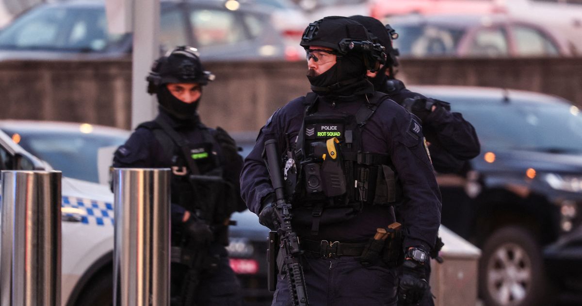 Bondi Beach gunman identified as home 'raided by police' and 10 confirmed dead - The Mirror
