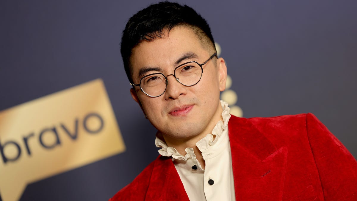 Bowen Yang gets emotional about 'SNL' exit in meta farewell sketch