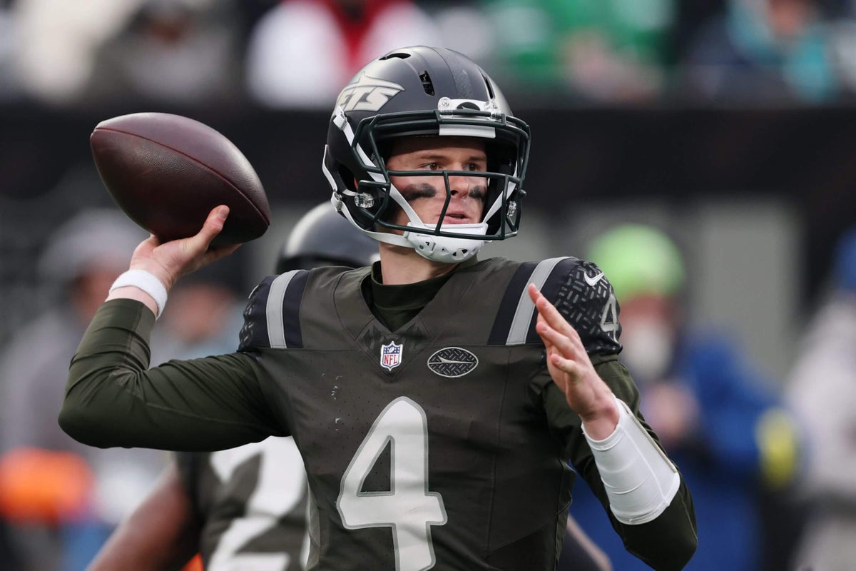 With Brady Cook starting for Jets, let's look at top 5 undrafted QBs in NFL history