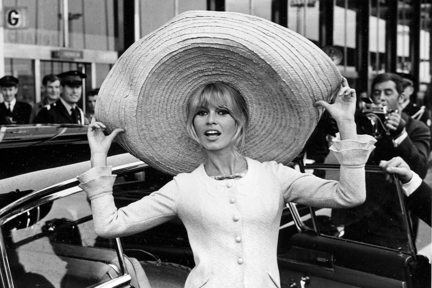 Brigitte Bardot, 1960s sultry sex symbol turned militant animal rights activist, dies - The Boston Globe