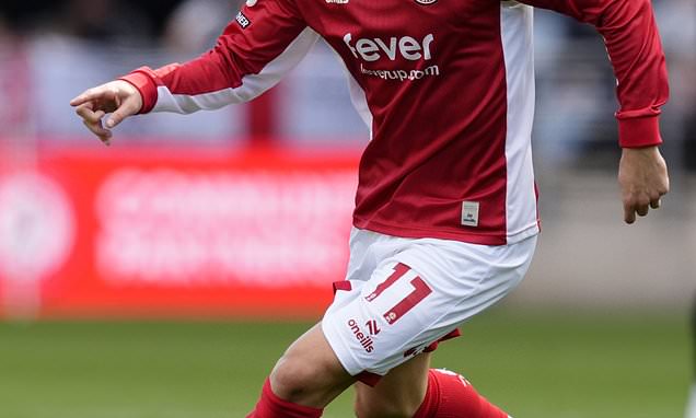 Bristol City move into top six with win at West Brom