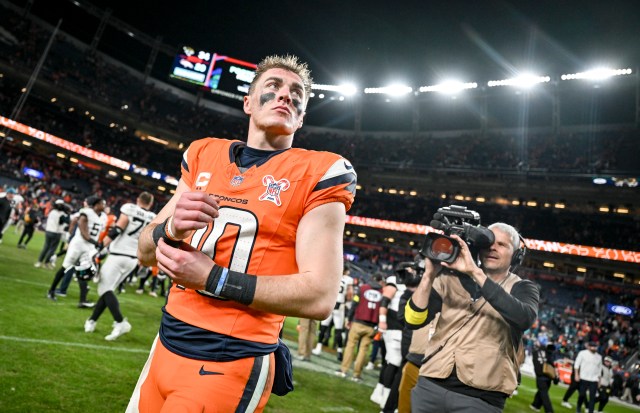 Broncos' 11-game winning streak snapped by Jaguars, AFC playoff race tightens