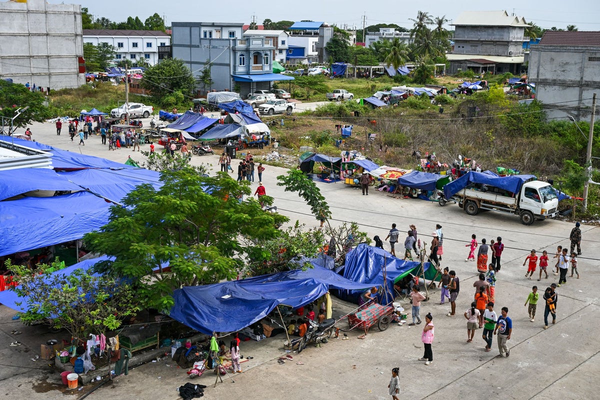 Cambodia shuts border as fighting rages with Thailand despite Trump's ceasefire claim