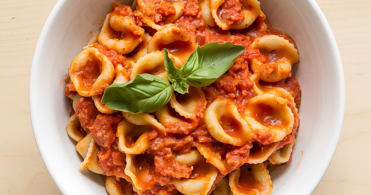 Chef swears by unusual ingredient for 'rich and perfect' pasta sauce every time - The Mirror